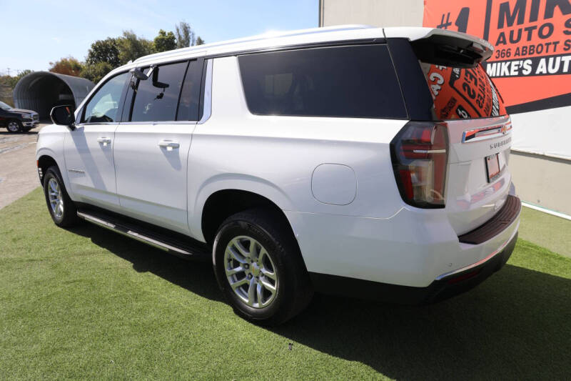 2024 Chevrolet Suburban LT