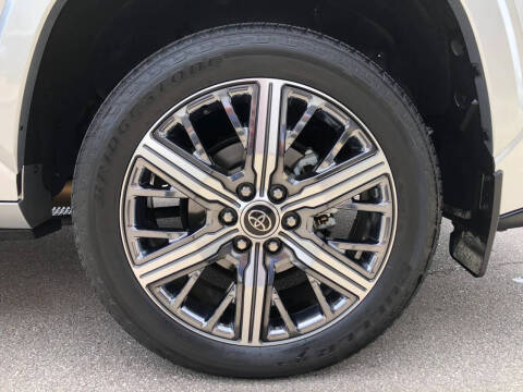 2023 Toyota Sequoia Capstone