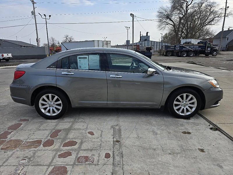 2013 Chrysler 200 Limited