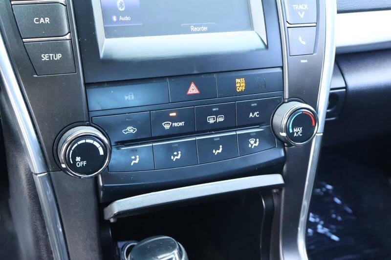 2016 Toyota Camry SE