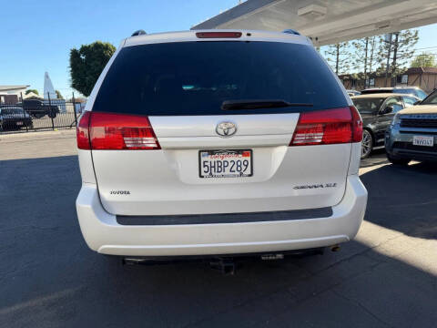 2004 Toyota Sienna