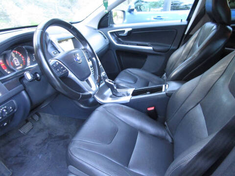 2016 Volvo XC60 T5 Drive-E Platinum