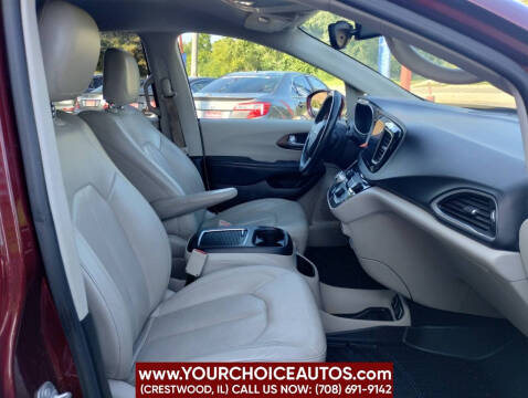 2017 Chrysler Pacifica Touring-L Plus