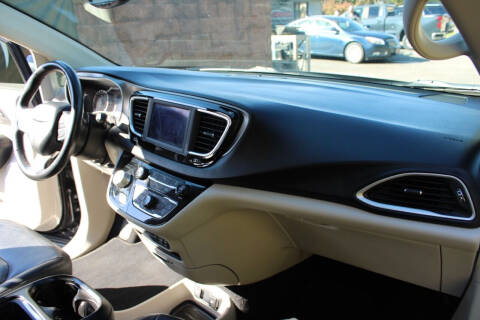 2020 Chrysler Pacifica Touring L