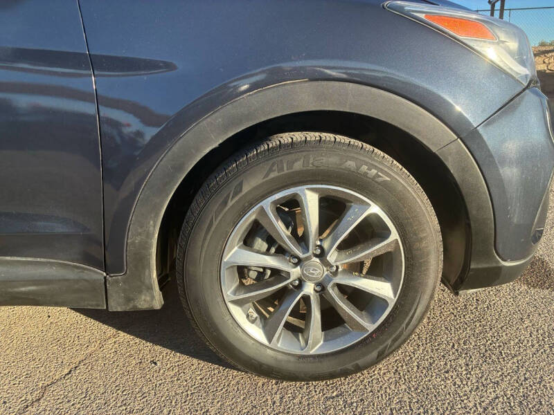 2017 Hyundai Santa Fe SE