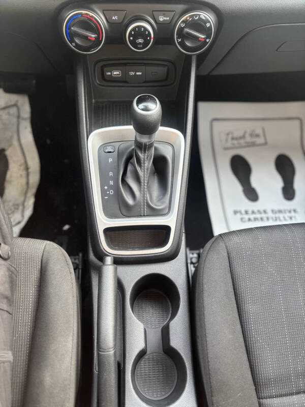 2022 Hyundai Venue SE