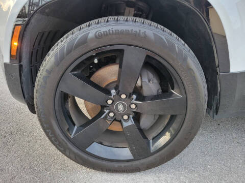 2024 Land Rover Defender 130 P400 X-Dynamic SE