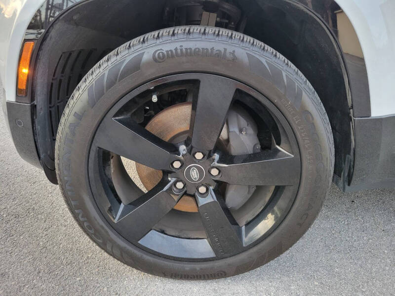 2024 Land Rover Defender 130 P400 X-Dynamic SE