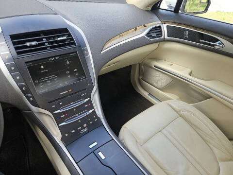 2014 Lincoln MKZ