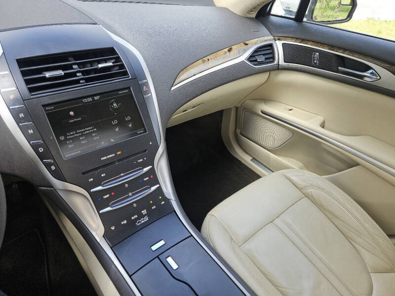 2014 Lincoln MKZ