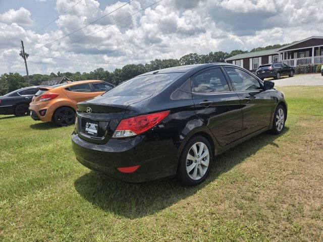 2012 Hyundai Accent GLS