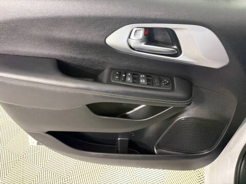 2023 Chrysler Pacifica Touring