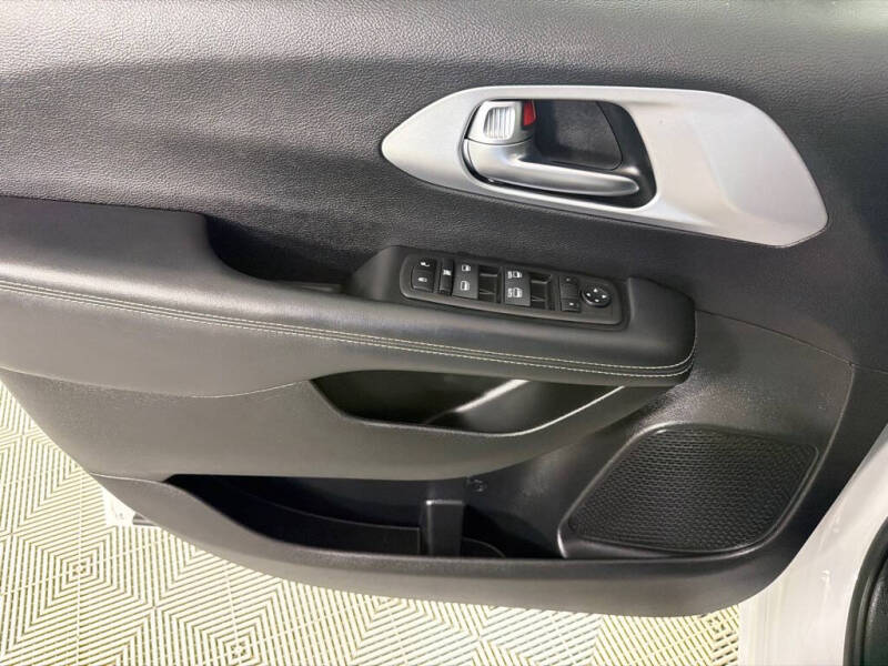 2023 Chrysler Pacifica Touring