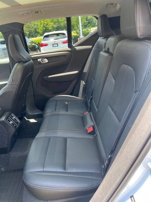 2024 Volvo XC40 B5 Plus Bright Theme