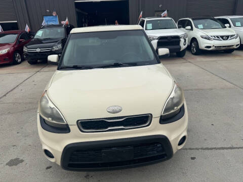 2013 Kia Soul +