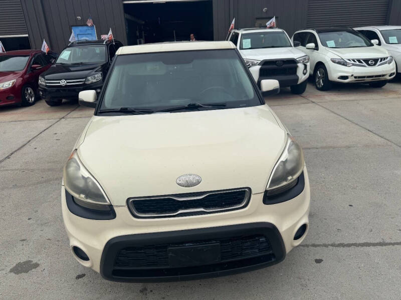 2013 Kia Soul +