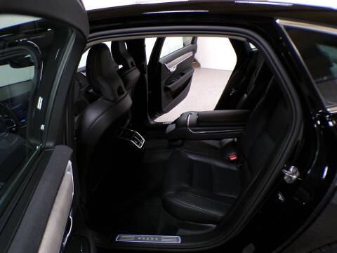 2023 Volvo S90 B6 Plus
