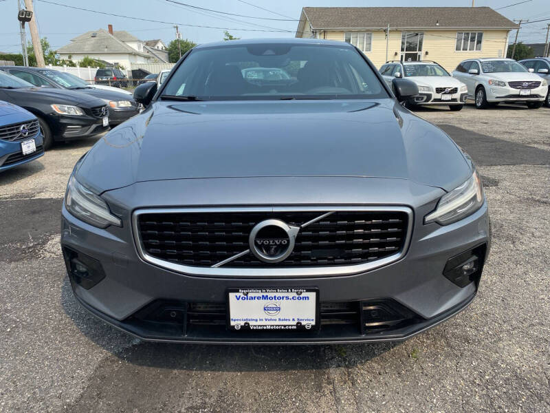 2019 Volvo S60 T6 R-Design