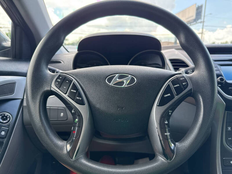 2014 Hyundai Elantra SE