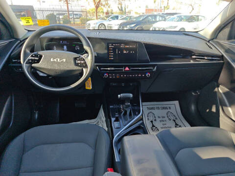 2023 Kia Niro LX