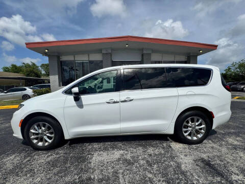 2023 Chrysler Pacifica Touring L
