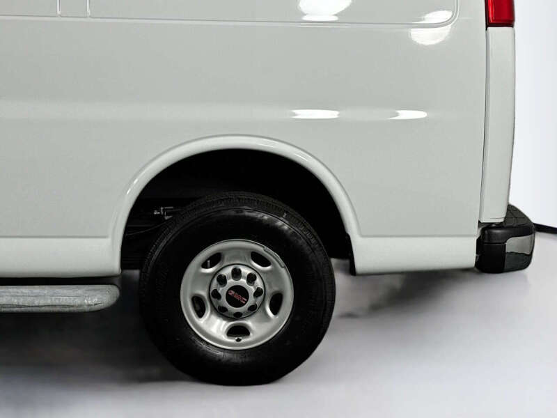 2024 GMC Savana 2500