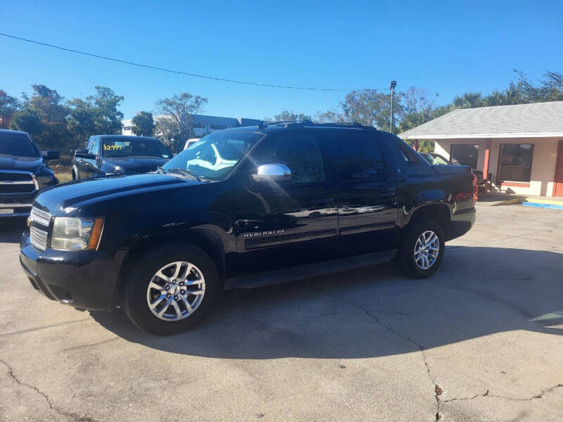 2011 Chevrolet Avalanche for sale at FAMILY AUTO BROKERS in Longwood FL