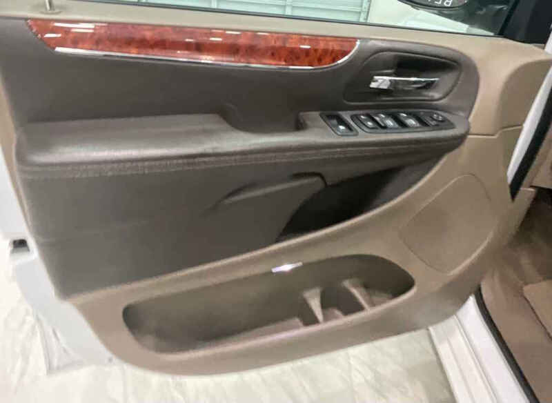 2014 Chrysler Town and Country Touring