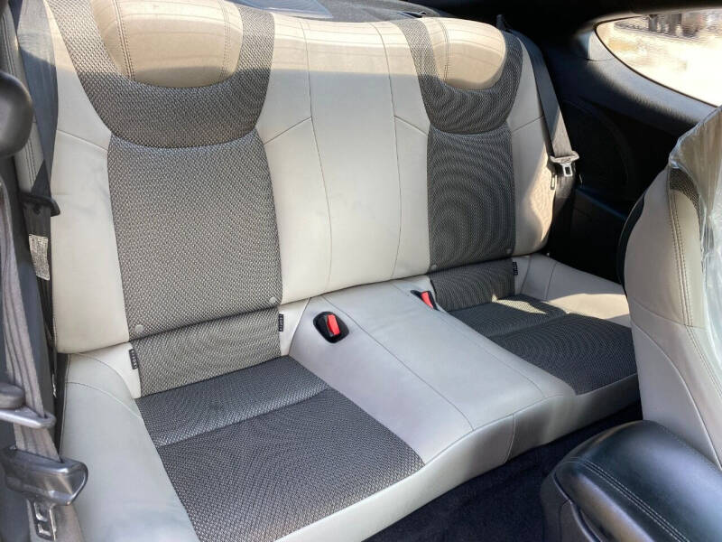 2014 Hyundai Genesis Coupe 2.0T Premium