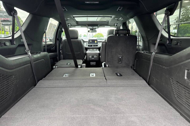 2023 GMC Yukon XL SLT