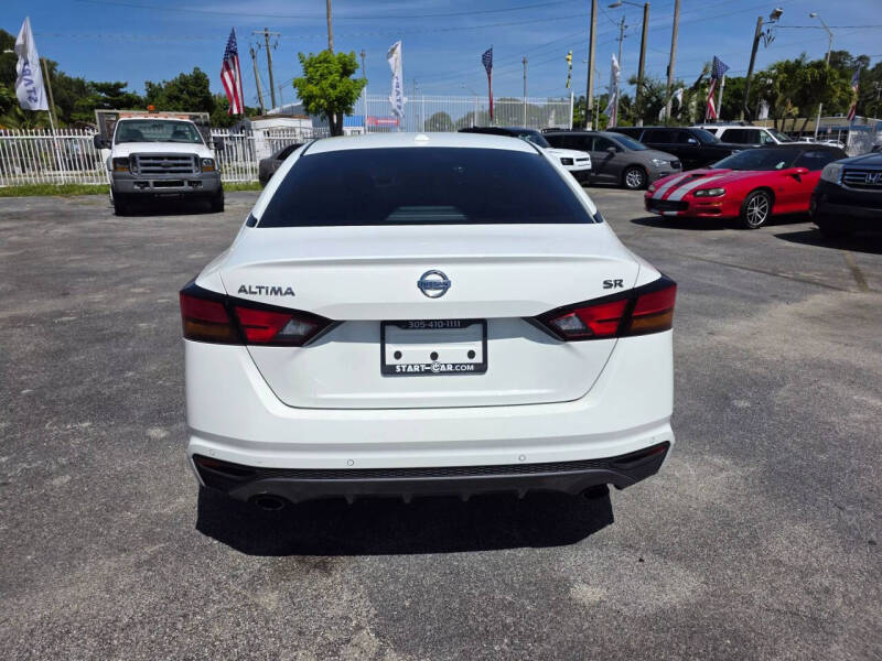 2022 Nissan Altima 2.5 SR