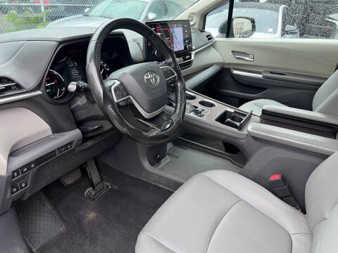 2022 Toyota Sienna XLE 7-Passenger