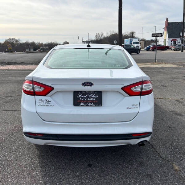 2016 Ford Fusion SE