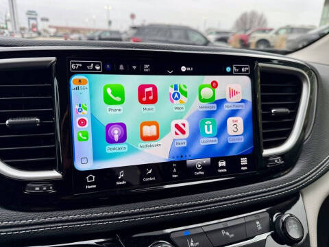 2024 Chrysler Pacifica Plug-In Hybrid Select