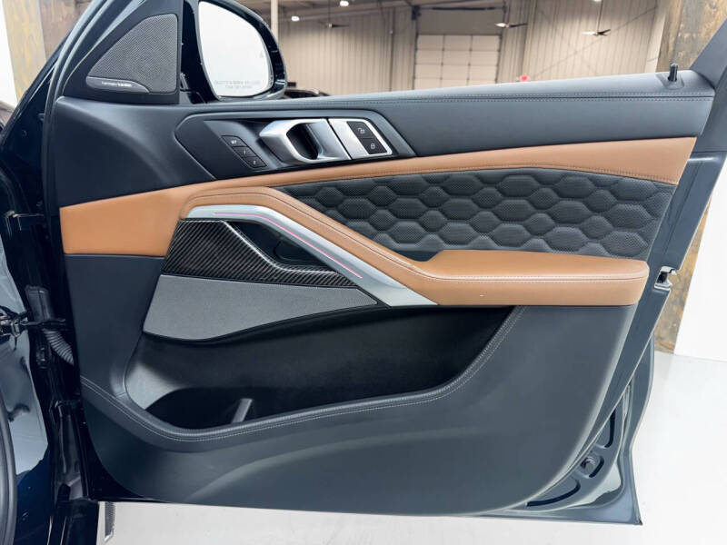 2021 BMW X6 M