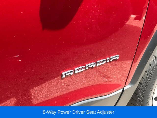 2022 GMC Acadia SLE