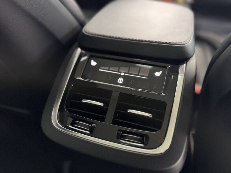 2022 Volvo XC90 Recharge T8 Inscription 7P