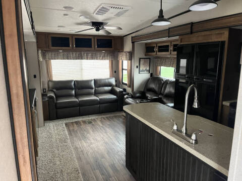 2018 CHAPARREL COACHMEN