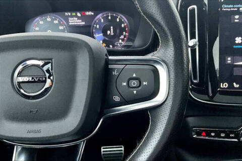 2021 Volvo XC40 T5 R-Design