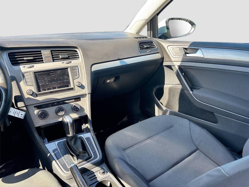 2016 Volkswagen Golf