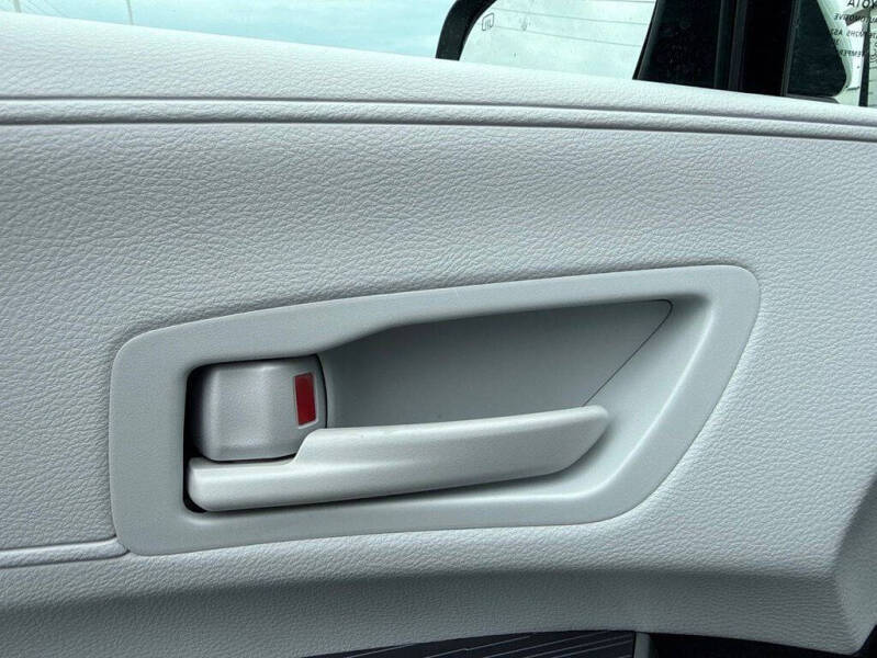 2025 Toyota Sienna LE 8-Passenger