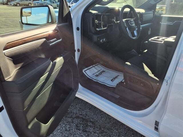 2026 GMC Sierra 1500 Elevation Standard