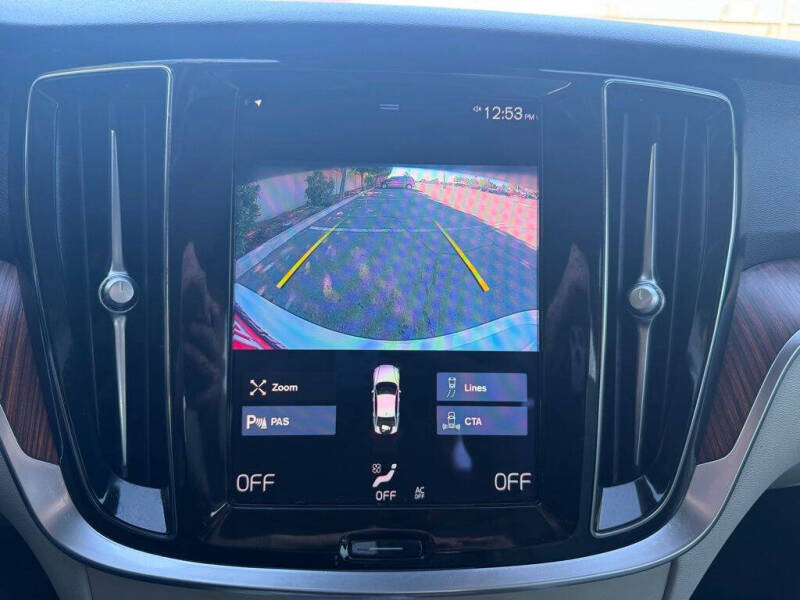 2021 Volvo S60 T5 Momentum