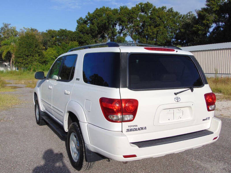 2005 Toyota Sequoia SR5