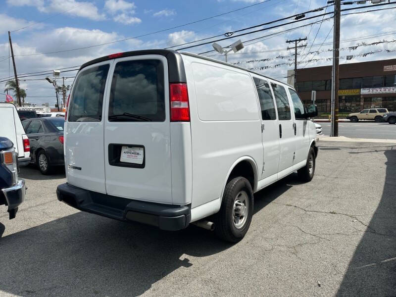 2022 Chevrolet Express 2500