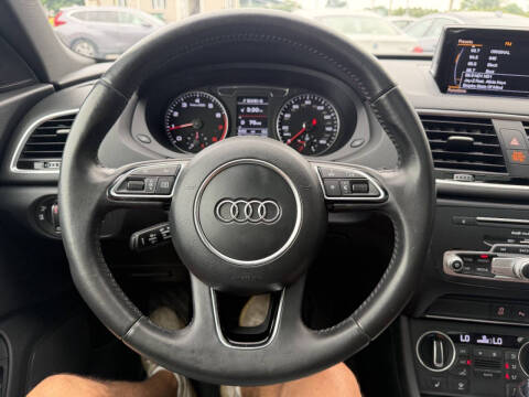 2017 Audi Q3 2.0T quattro Premium Plus