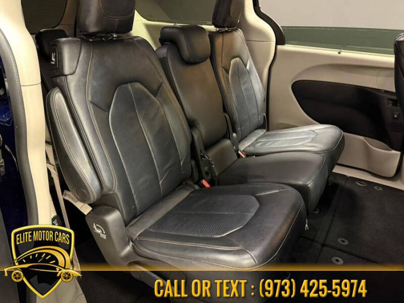 2017 Chrysler Pacifica Touring-L Plus