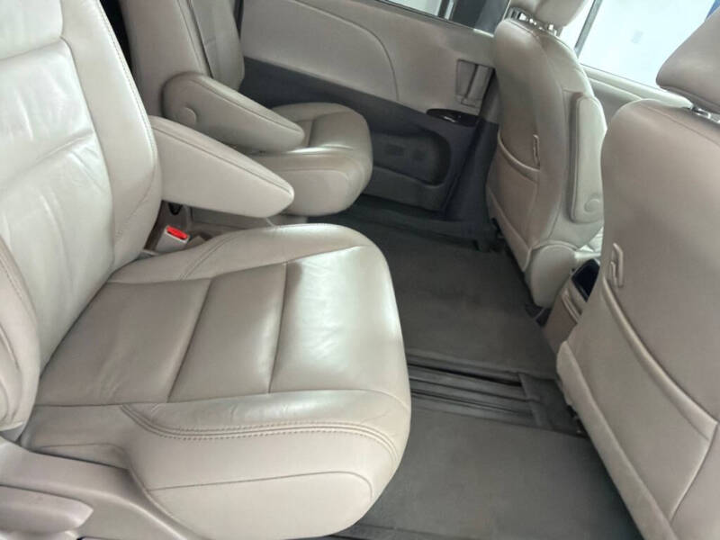 2016 Toyota Sienna