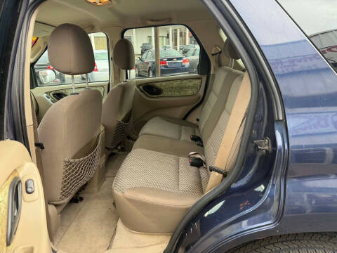 2004 Ford Escape XLT