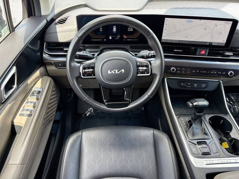 2025 Kia Carnival LXS